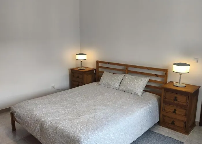 Praca E Canto Amoreira (Leiria)